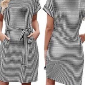 Striped Tie-Waist Short Sleeve Dress - Gray and White